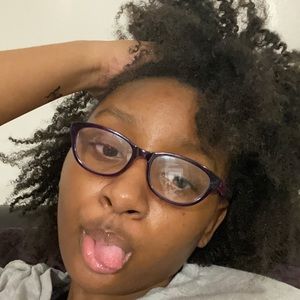 Meet your Posher, Briana